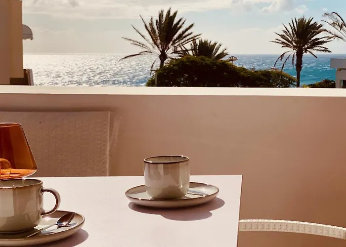 Modern And Friendly Flat In Playa Del Ingles San Bartolome de Tirajana (Gran Canaria)